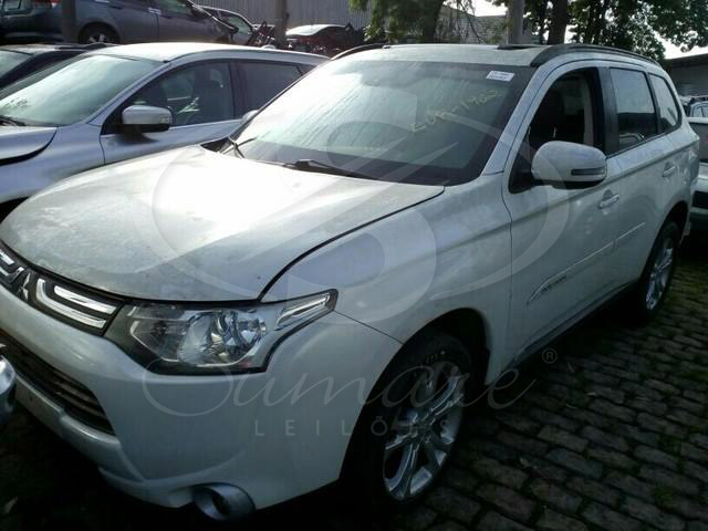 LOTE 029 - Mitsubishi Outlander GT 4WD 3.0 V6 2015