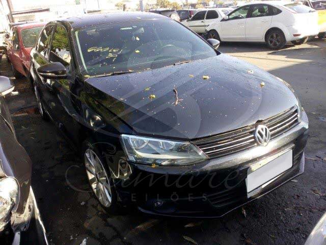 LOTE 039 - VOLKSWAGEN JETTA COMFORTLINE 2.0 2014