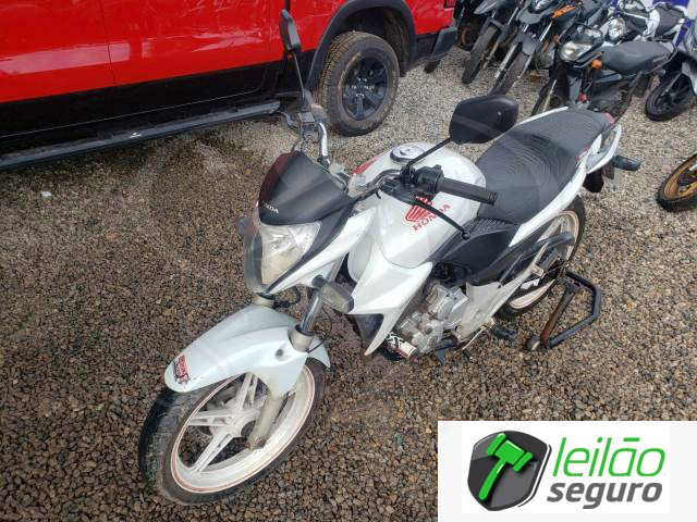 LOTE 008 /CB 300 R 2014